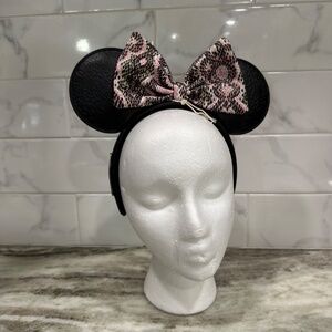 Disney Animal Kingdom Loungefly Minnie Minnie Headband Ears Pink Snakeskin NEW